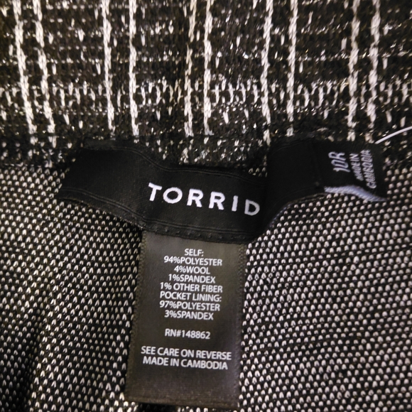 Torrid Black and White Textured Pants - Picture 3 of 5